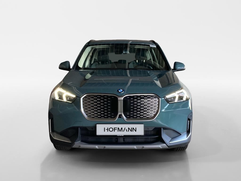 BMW iX1 xDrive30 AHK ACC Innovation Adapt. LED foto 2