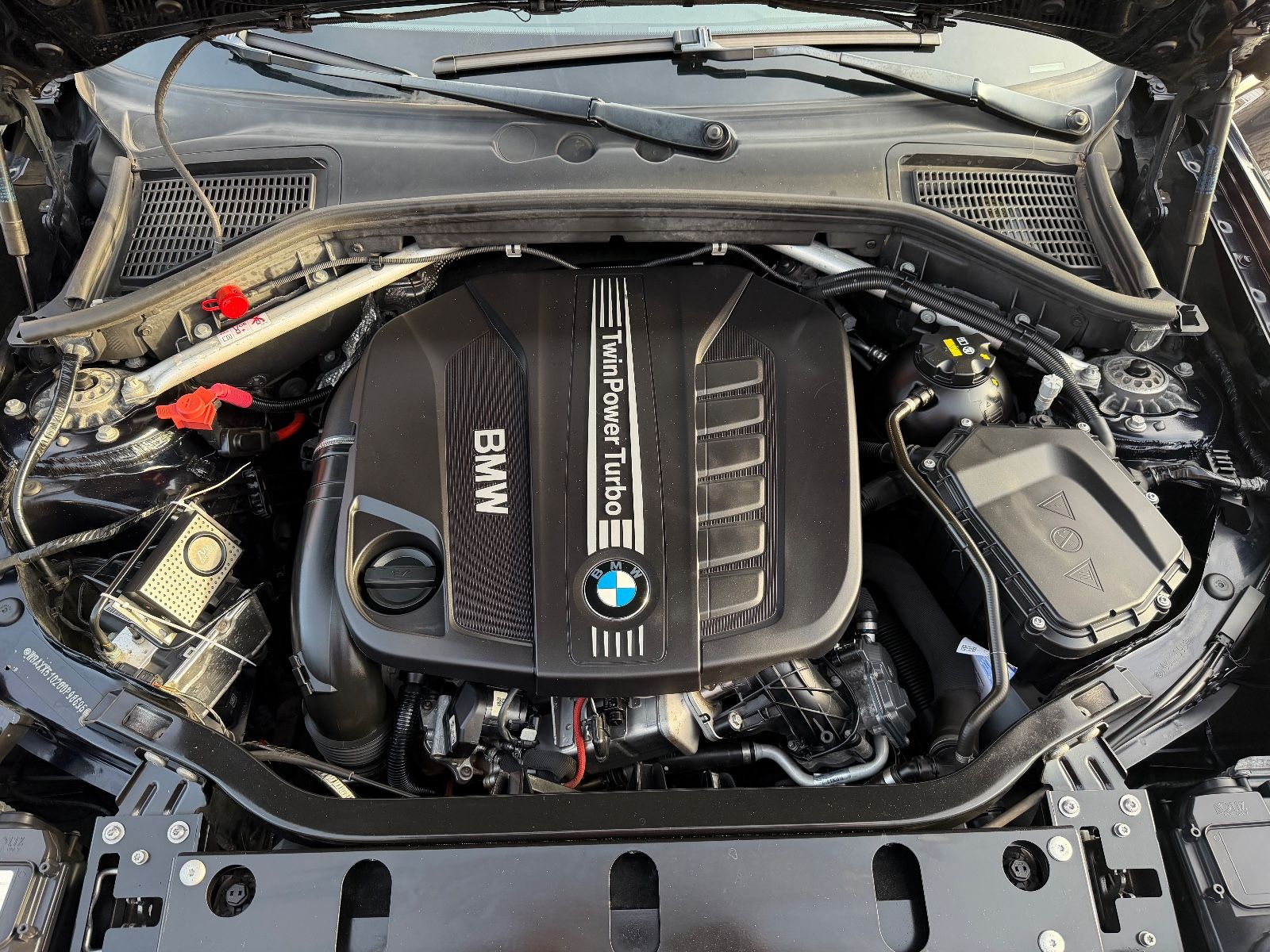 Fahrzeugabbildung BMW X4 xDrive 35 d M SPORT STANDHEIZUNG AHK SD LED