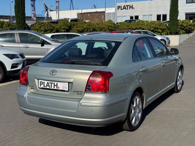 Toyota Avensis  2.4 Executive Liftback