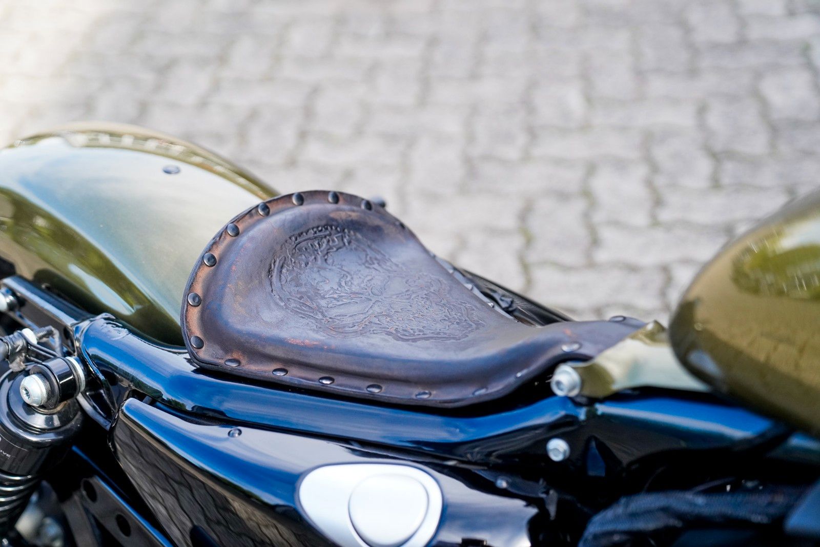Fahrzeugabbildung Harley-Davidson SPORTSTER XL883N IRON - Jekill - Kurzes Heck -