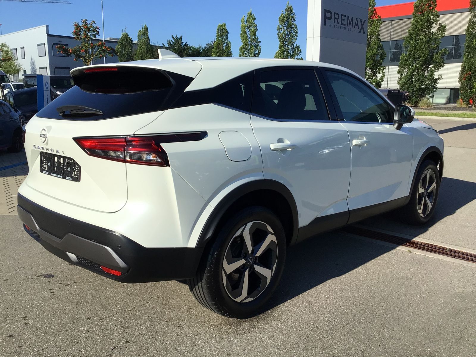 Fahrzeugabbildung Nissan Qashqai 1.3 DIG-T MHEV 6MT- N-Con.- Bus.,Winter