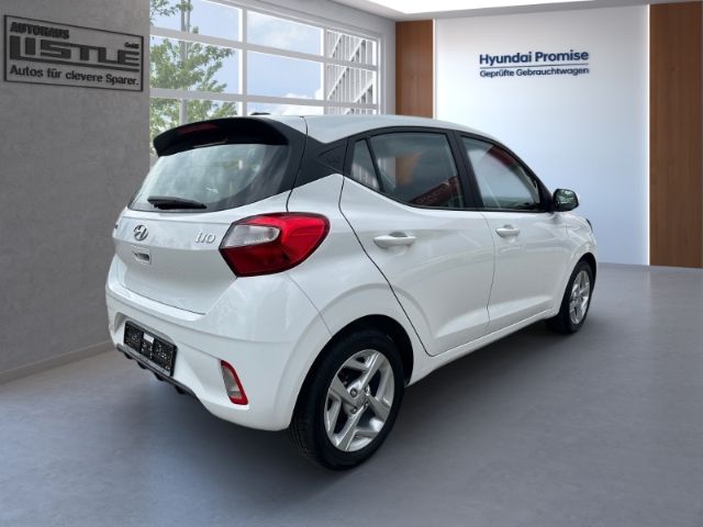 Fahrzeugabbildung Hyundai i10 Apple CarPlay Android Auto DAB Spurhalteass.