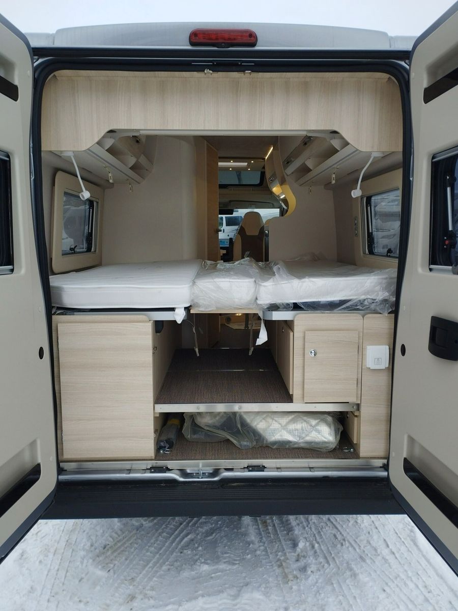 Fahrzeugabbildung Eura Mobil Van V 635 EB Captain-Chair- Sitze, Skyroof, RFK