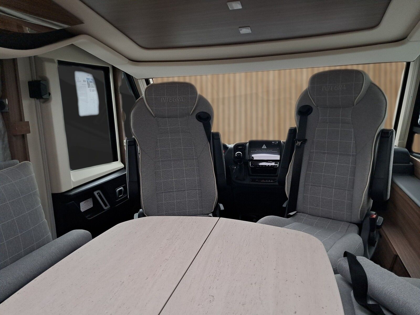 Fahrzeugabbildung Eura Mobil Integra I 760 EF Luminary Plus Paket