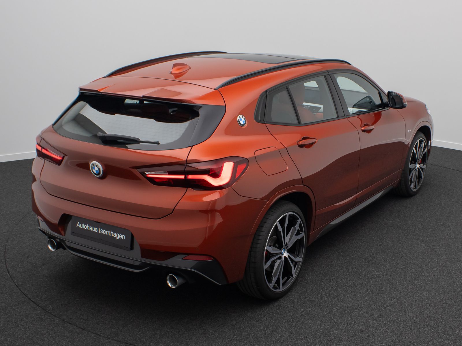 Fahrzeugabbildung BMW X2 xD25d M Sport Panoram Kamera HUD DAB HiFi 20"