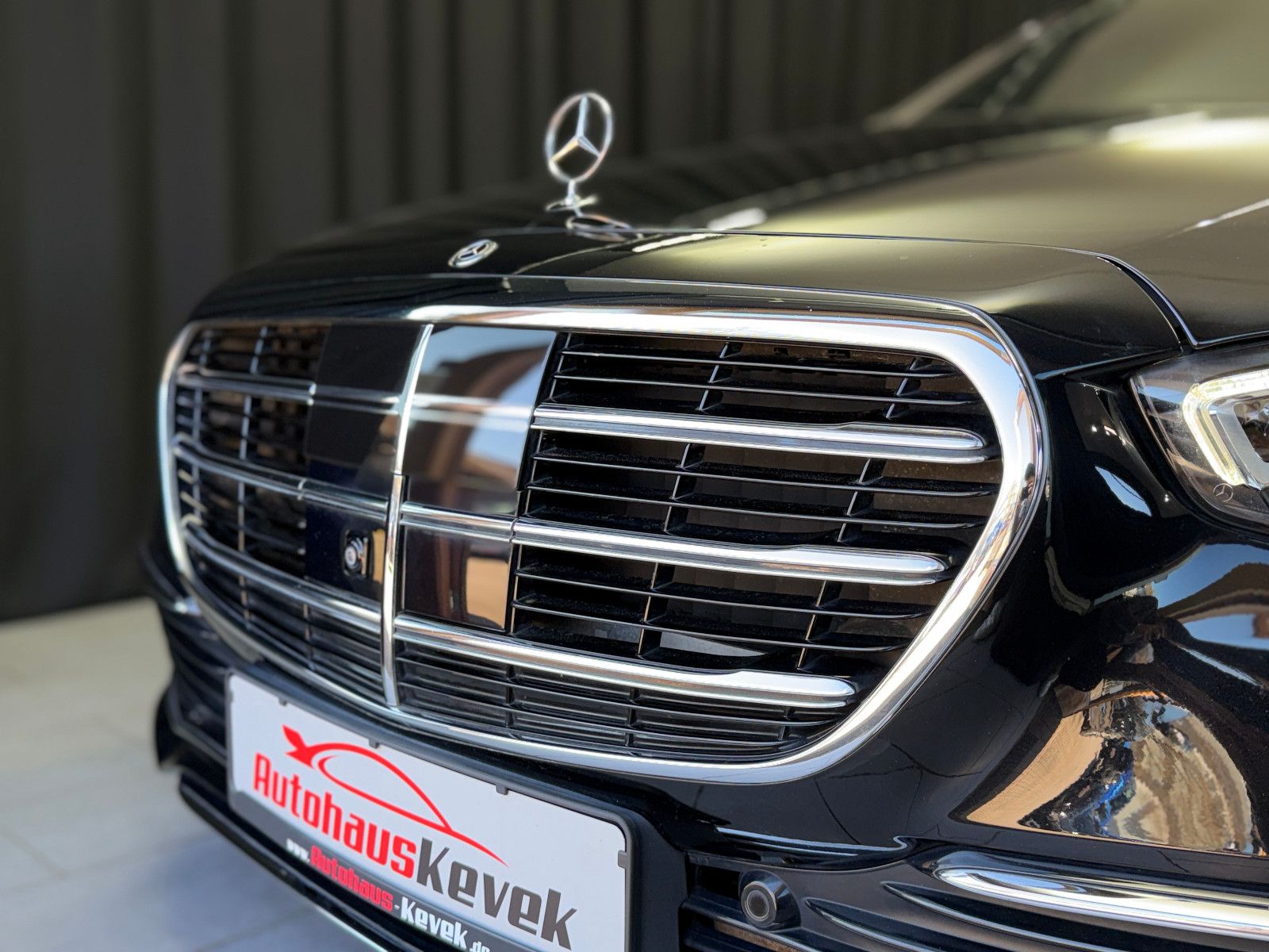 Fahrzeugabbildung Mercedes-Benz S 400 d Limousine L 4Matic|Burmester|MASSAGE|HuD