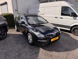Hyundai i30 CW 1.4 Classic / Allwetter-Reifen / - Hyundai i30 aus 2010: Cw