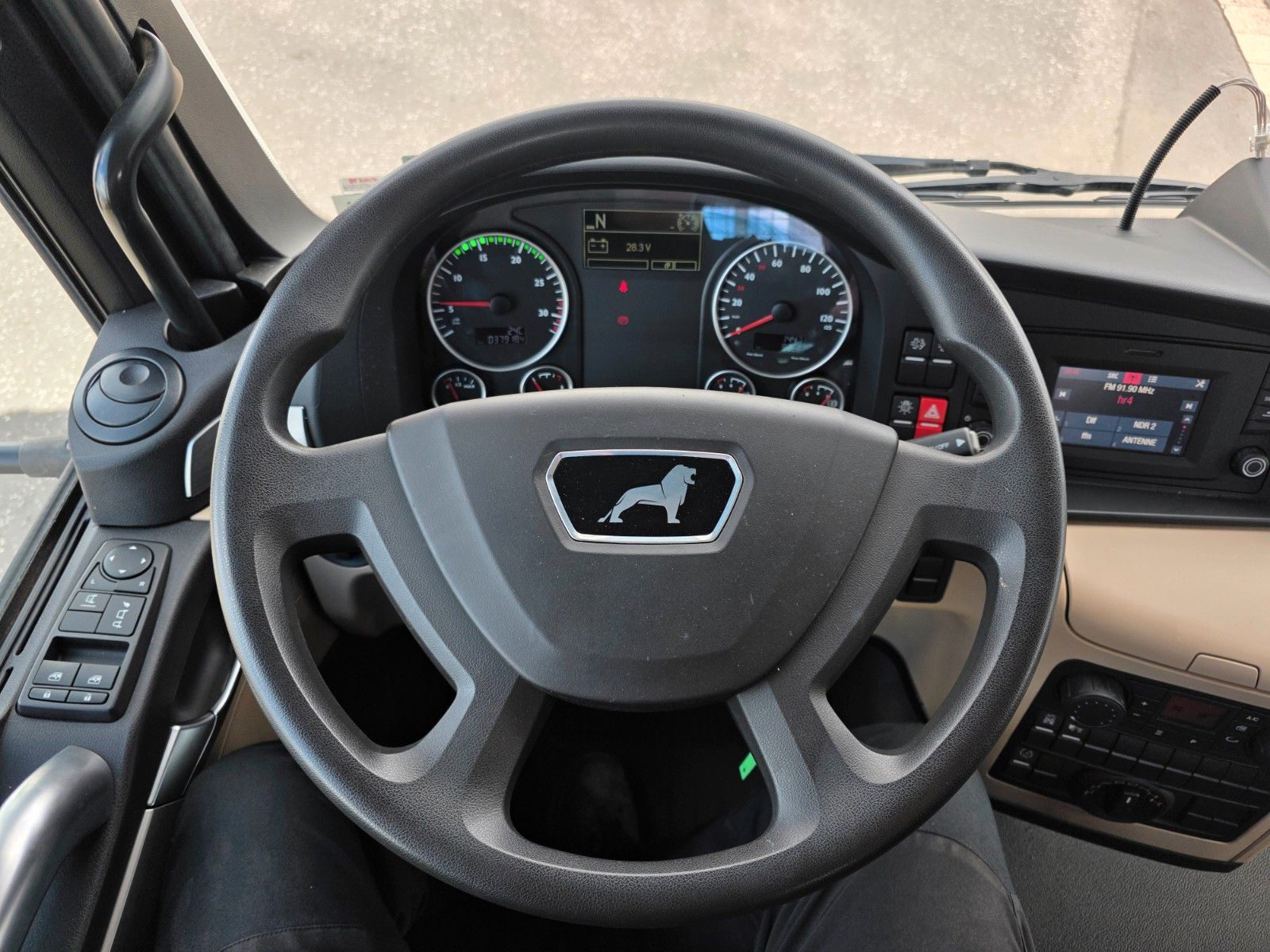 Fahrzeugabbildung MAN TGM 13.250 4x4 BL Allrad 37.917km Klima 3 Sitze