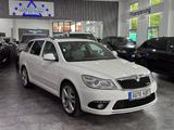 Skoda Octavia Combi RS*Navi*Glasdach*Xenon*1.Hand - Skoda Octavia aus 2011: Combi RS