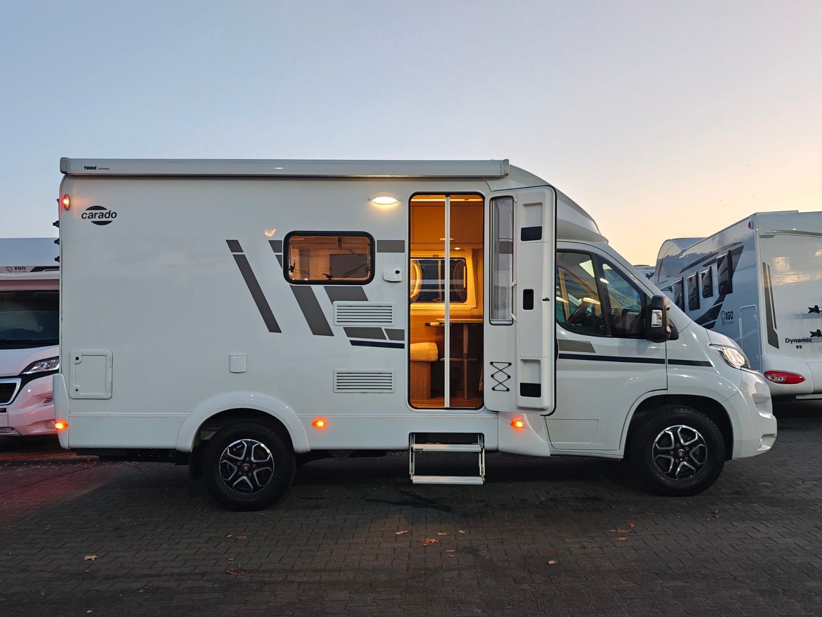 Fahrzeugabbildung Carado T-135 - SAT, TV, 2x Batterie, Solar, Automatik!