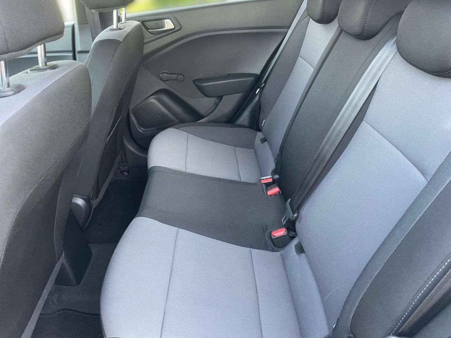 Fahrzeugabbildung Hyundai i20 1.0T Sonderedition Passion Ganzjahresreifen