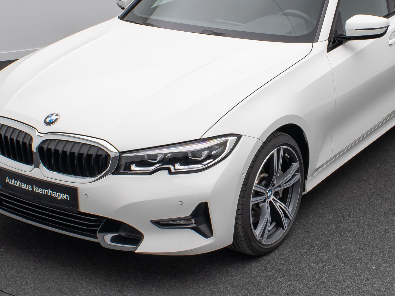 Fahrzeugabbildung BMW 330i Sport Line DAB Alarm MSport Lenkrhzg 19Zoll