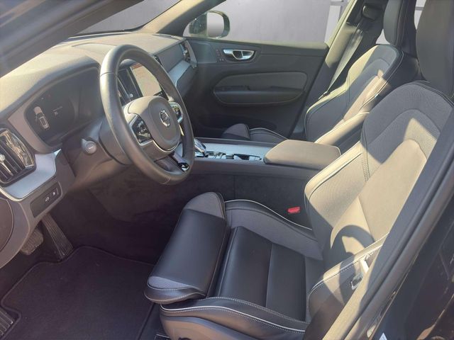 Volvo XC60 Plus Black Edition Recharge Plug-In Hybrid 