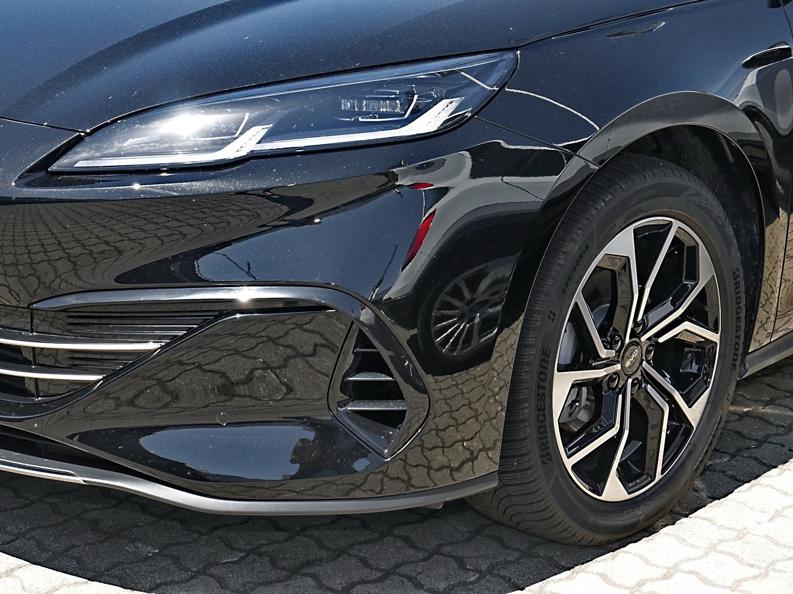 BYD SEAL 6