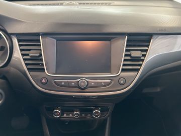 Fotografie des Opel Crossland (X) 1.2 AT Kamera Allwetter beh. Front