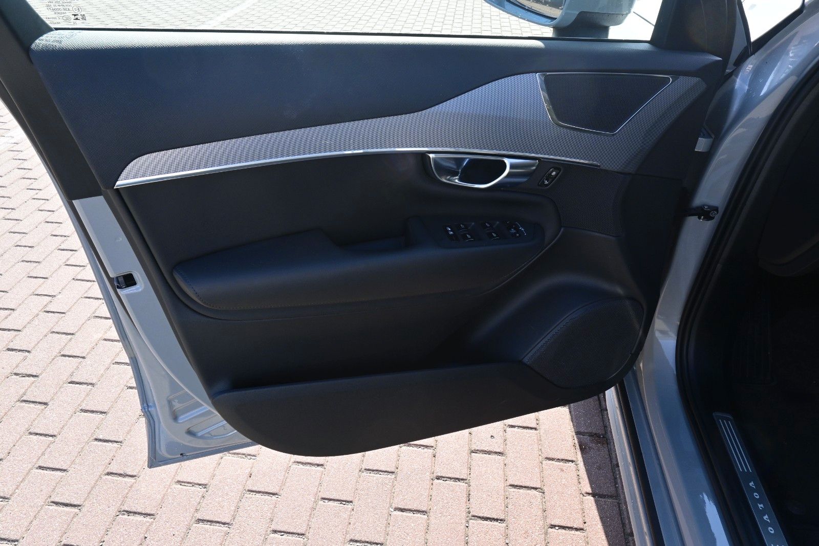 Fahrzeugabbildung Volvo XC90 T8 Core AWD*Leder*Voll-LED*Alarm*