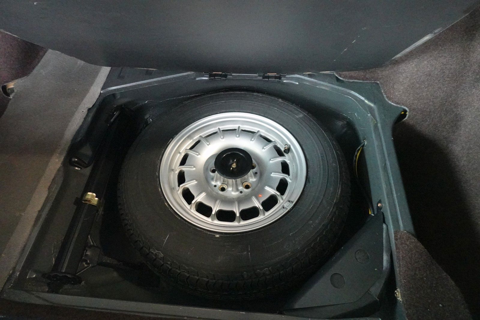 Fahrzeugabbildung Mercedes-Benz 280 SE