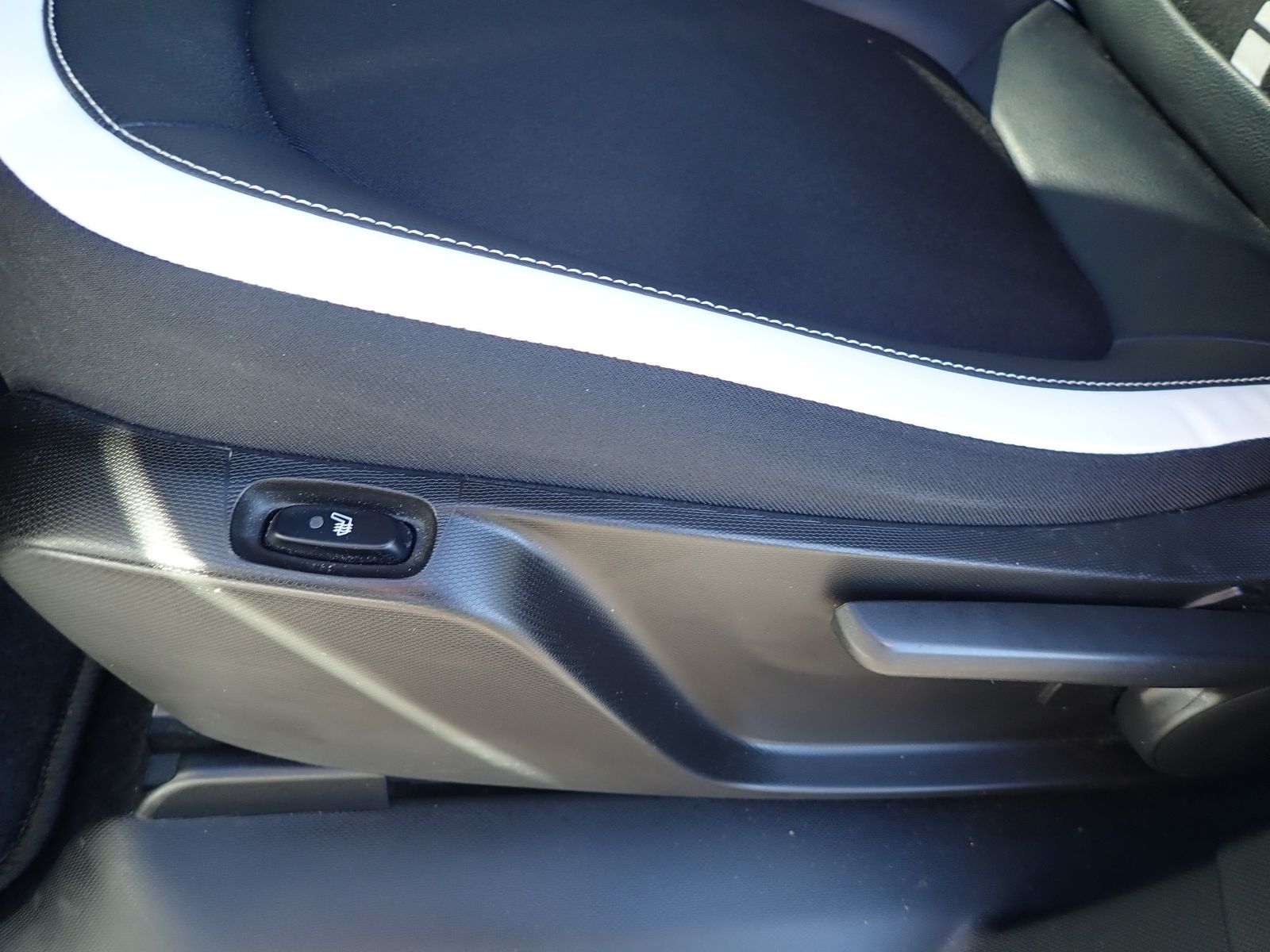 Fahrzeugabbildung Renault Twingo Urban Night Electric