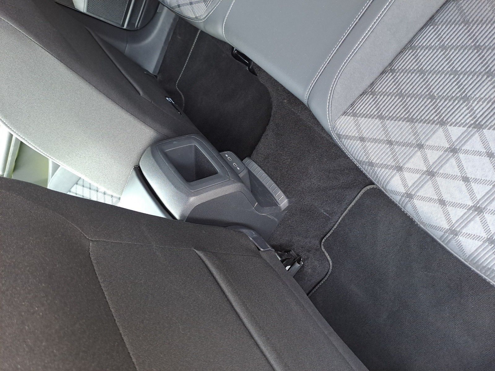 Volkswagen T-Cross - Bild 13