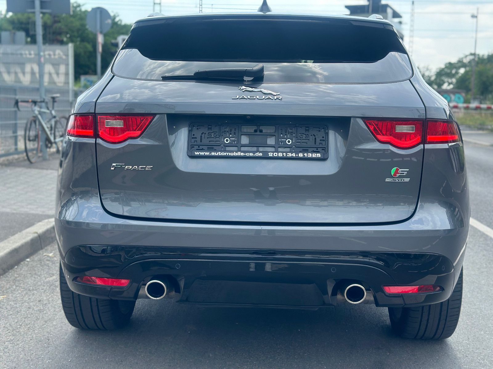 Fahrzeugabbildung Jaguar F-PACE S AWD QUICKSHIFT*22`LM+PANO+HEADUP+KAM*