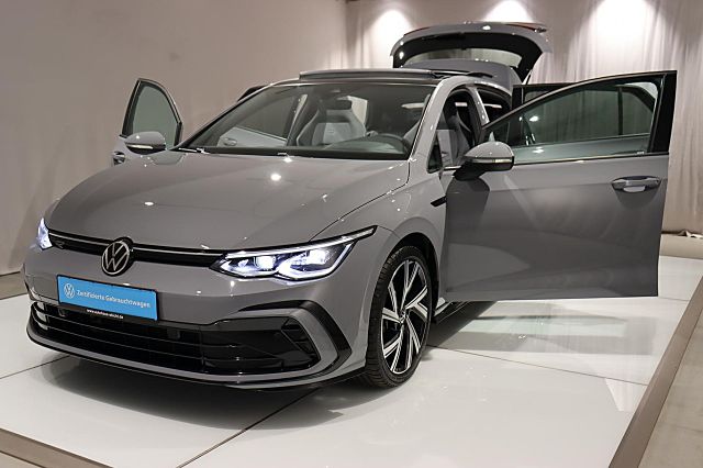 Golf 1.5 eTSI R-LINE DSG ACC NAVI KAMERA PANORAM
