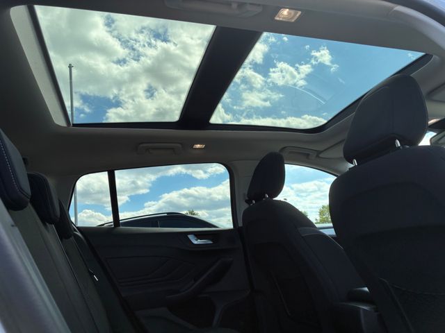 Fahrzeugabbildung Ford Focus 2,0 EcoBlue Turnier >AHK/Standheiz/PANO