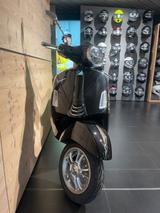 Vespa GTS 300 ABS/ASR Offiz. Modell - VESPA 300 GTS
