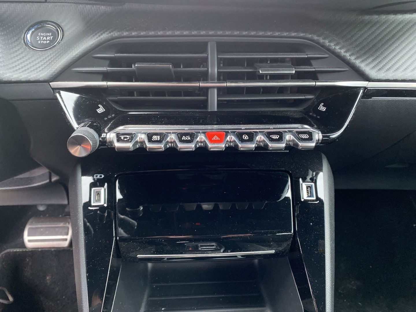 Fahrzeugabbildung Peugeot 2008 e- GT Elektromotor 136 *Sitzheizung*ACC*Kam