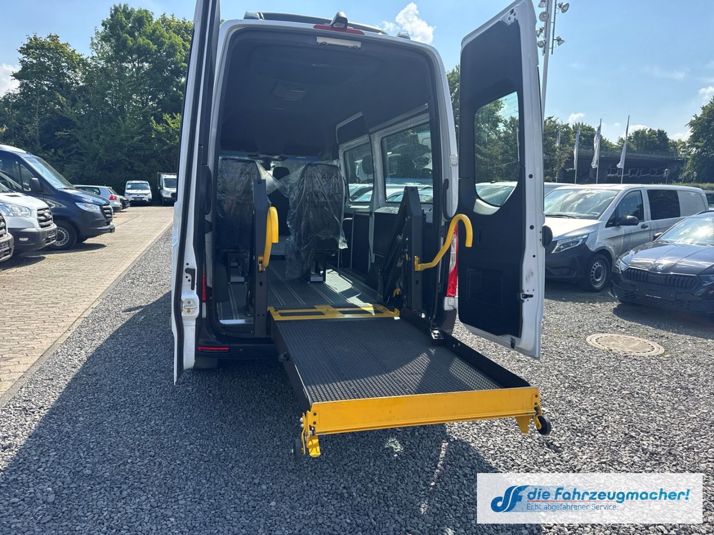 Fahrzeugabbildung Mercedes-Benz Sprinter III Tourer RWD AWD 315 CDI L2 DAB SHZ