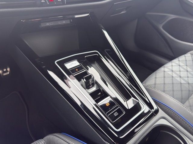 Golf R-Line 1.5 l eTSI DSG NAVI+WR+AREAVIEW+LED+