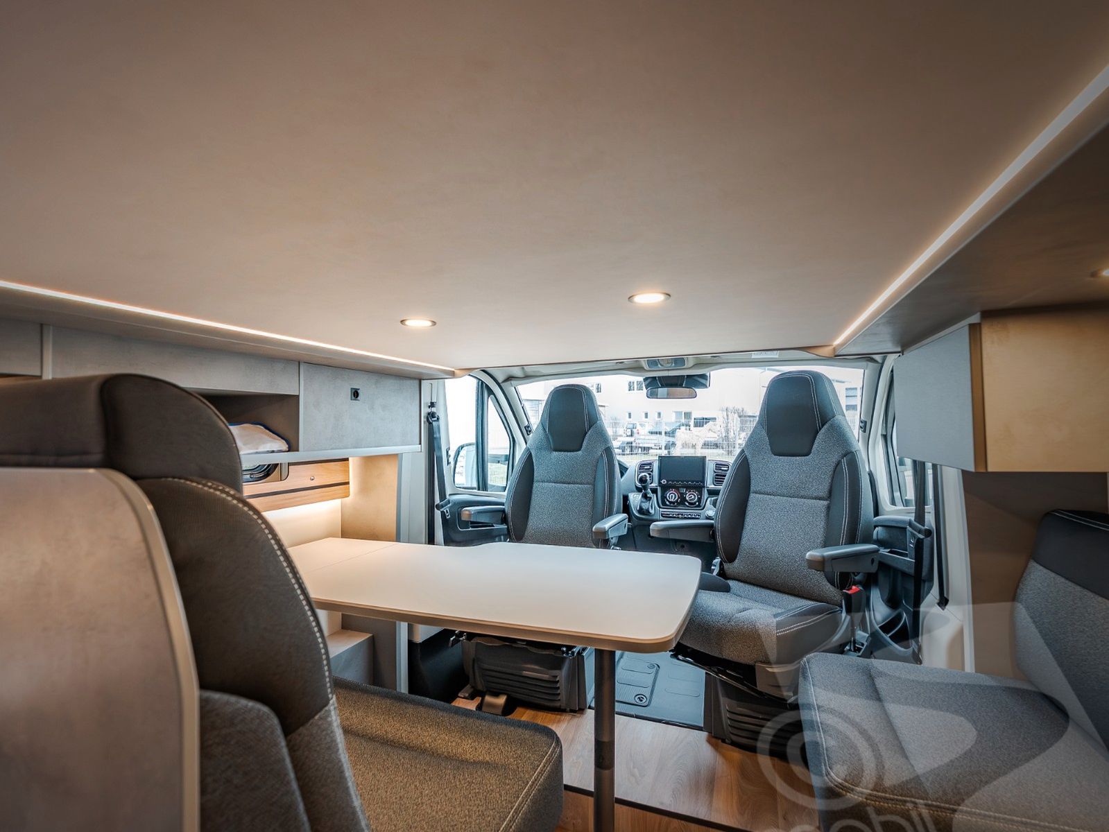 Fahrzeugabbildung Crosscamp EXPDN 7.4 E Peugeot Automatik