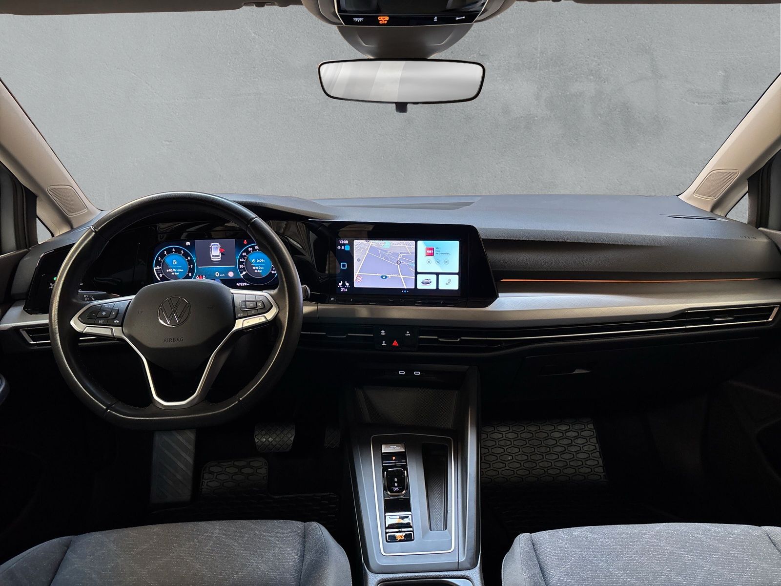 Fahrzeugabbildung Volkswagen Golf Variant 1.5 eTSI Life DSG AppConnect