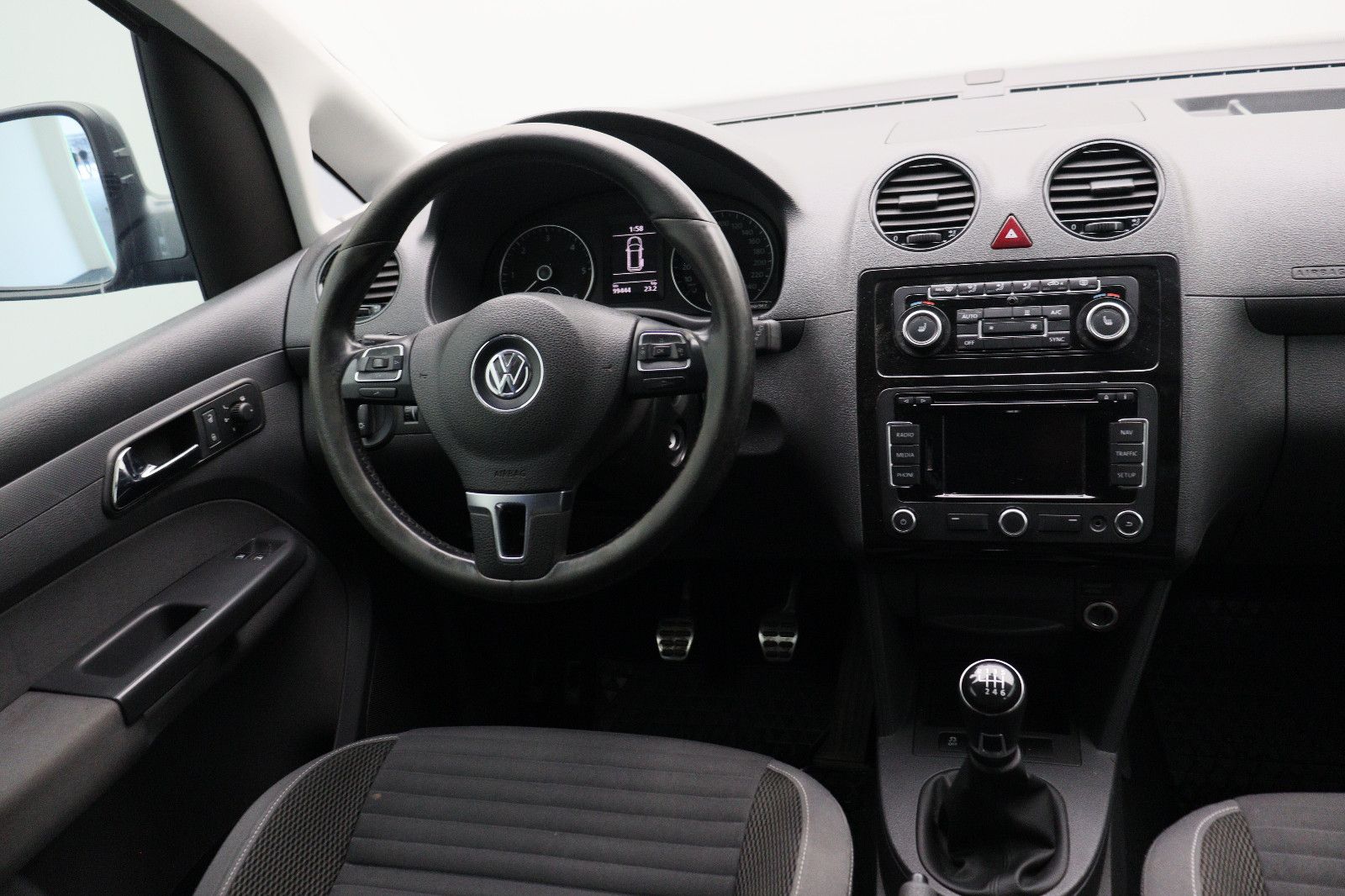 Fahrzeugabbildung Volkswagen Caddy 2.0 Kombi Soccer Trendline NAVI