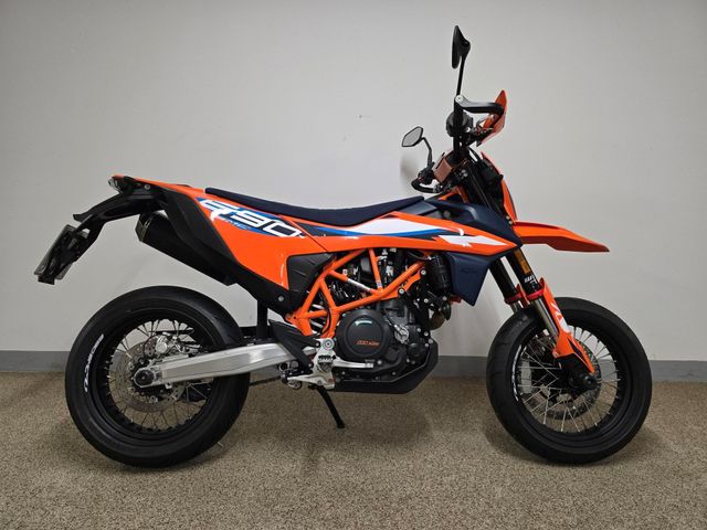 KTM 690 SMC R 2024