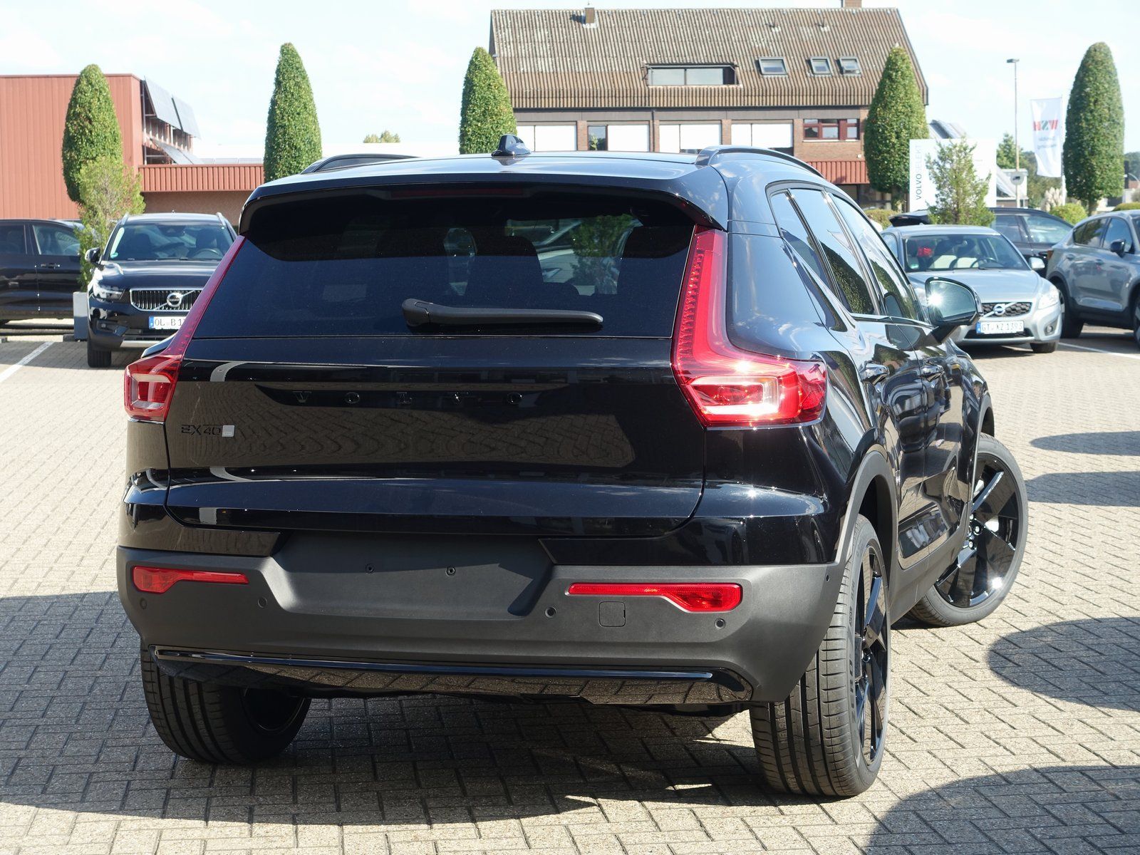 Volvo EX40 Black Edition Single Motor Extended Range imagem 2
