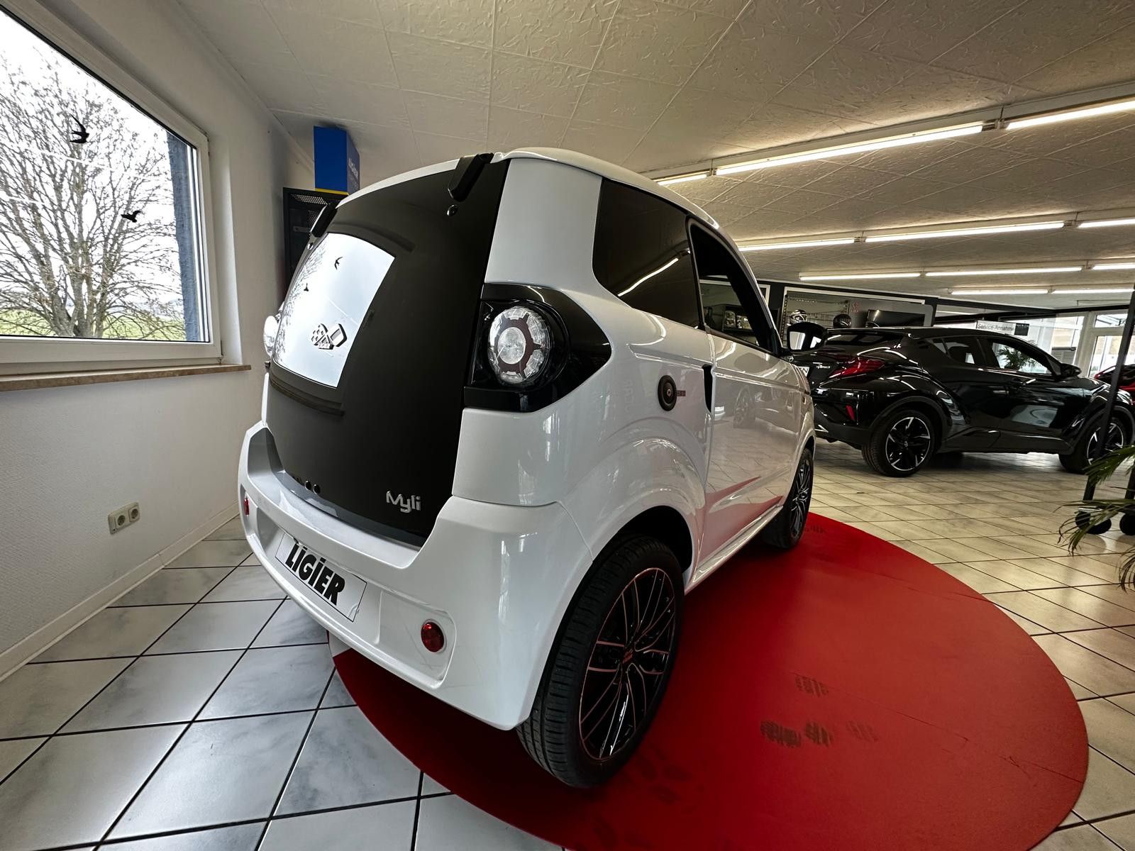 Ligier Myli I.DEAL E5 Diesel |Servo |Carplay| SOFORT! — Bild 4