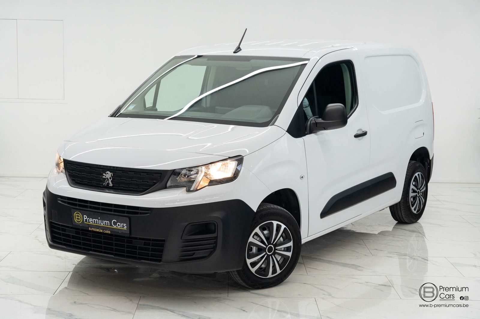 Peugeot Partner 1.5 HDI! Bluetooth, Cruise, Airco! Garan imagem 2