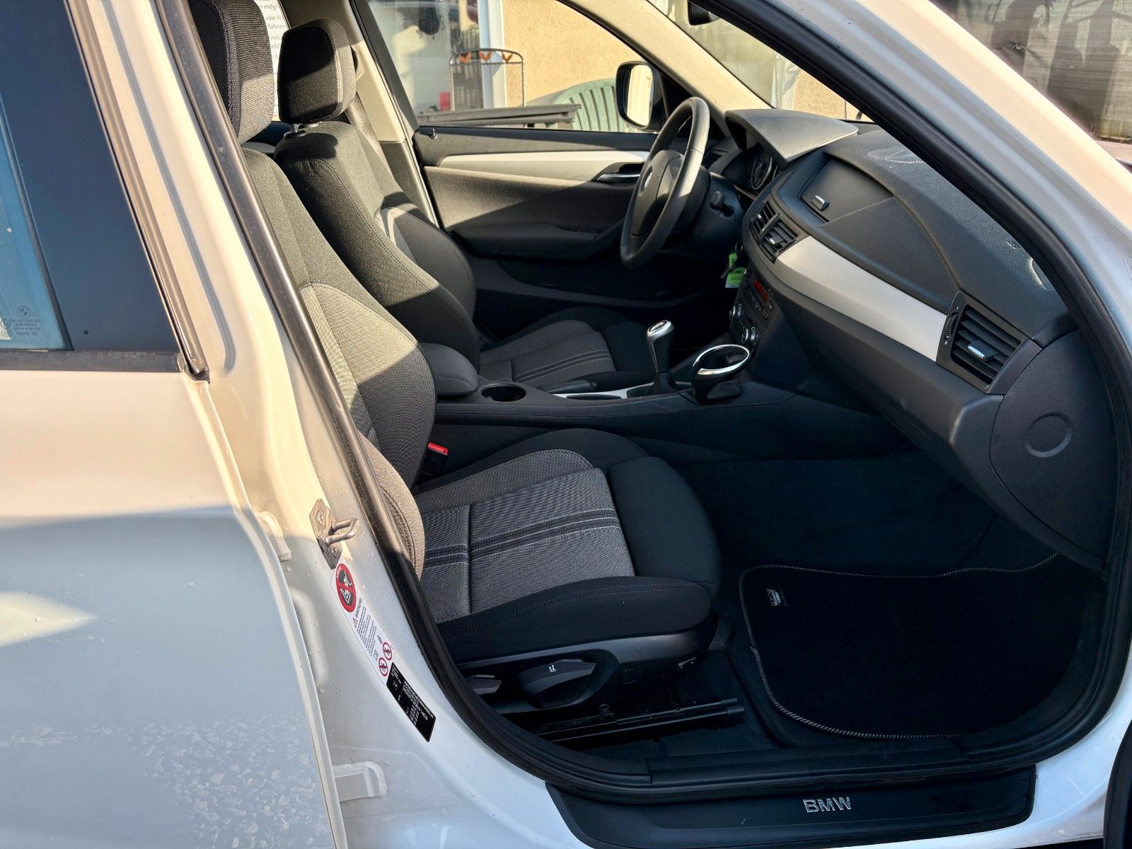 Fahrzeugabbildung BMW X1 xDrive20d xLINE Sportsitze 1.HAND SPORTFWK