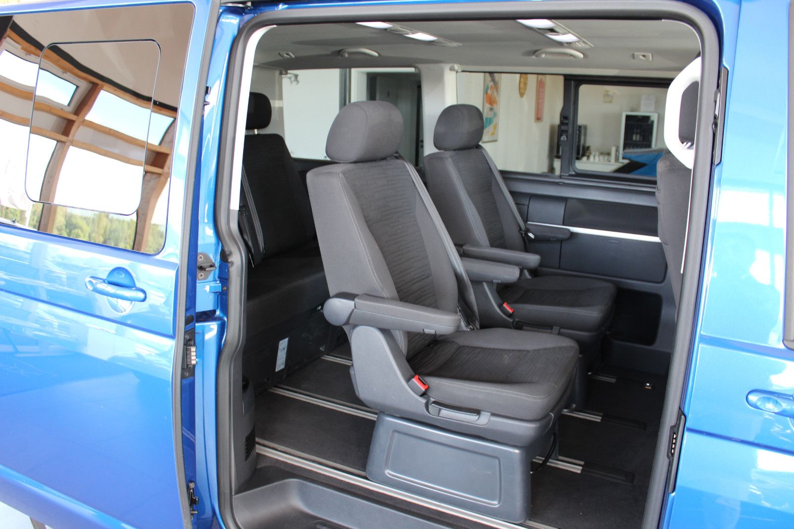 Volkswagen T6.1 Multivan 2.0 TDI DSG 4Motion Comfortline foto 11
