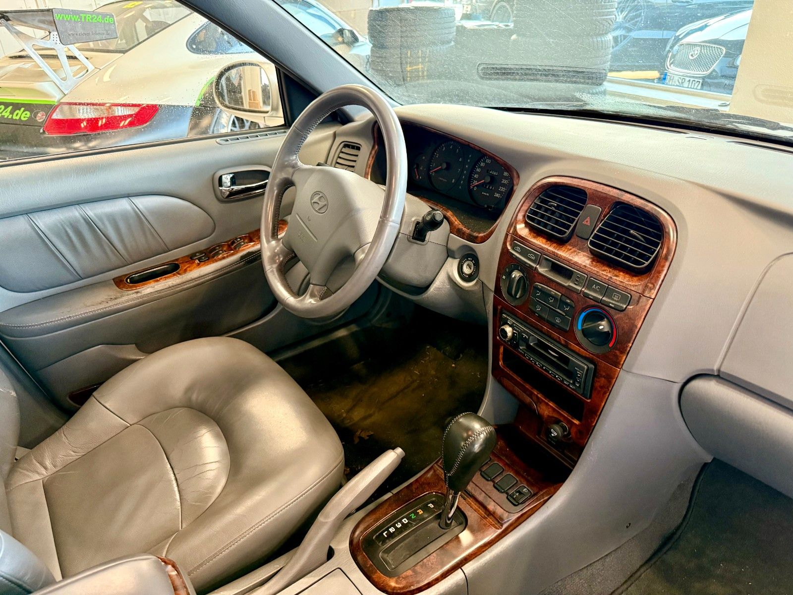 Fahrzeugabbildung Hyundai SONATA 2.0 16V GLS Schiebedach, Leder, Klima
