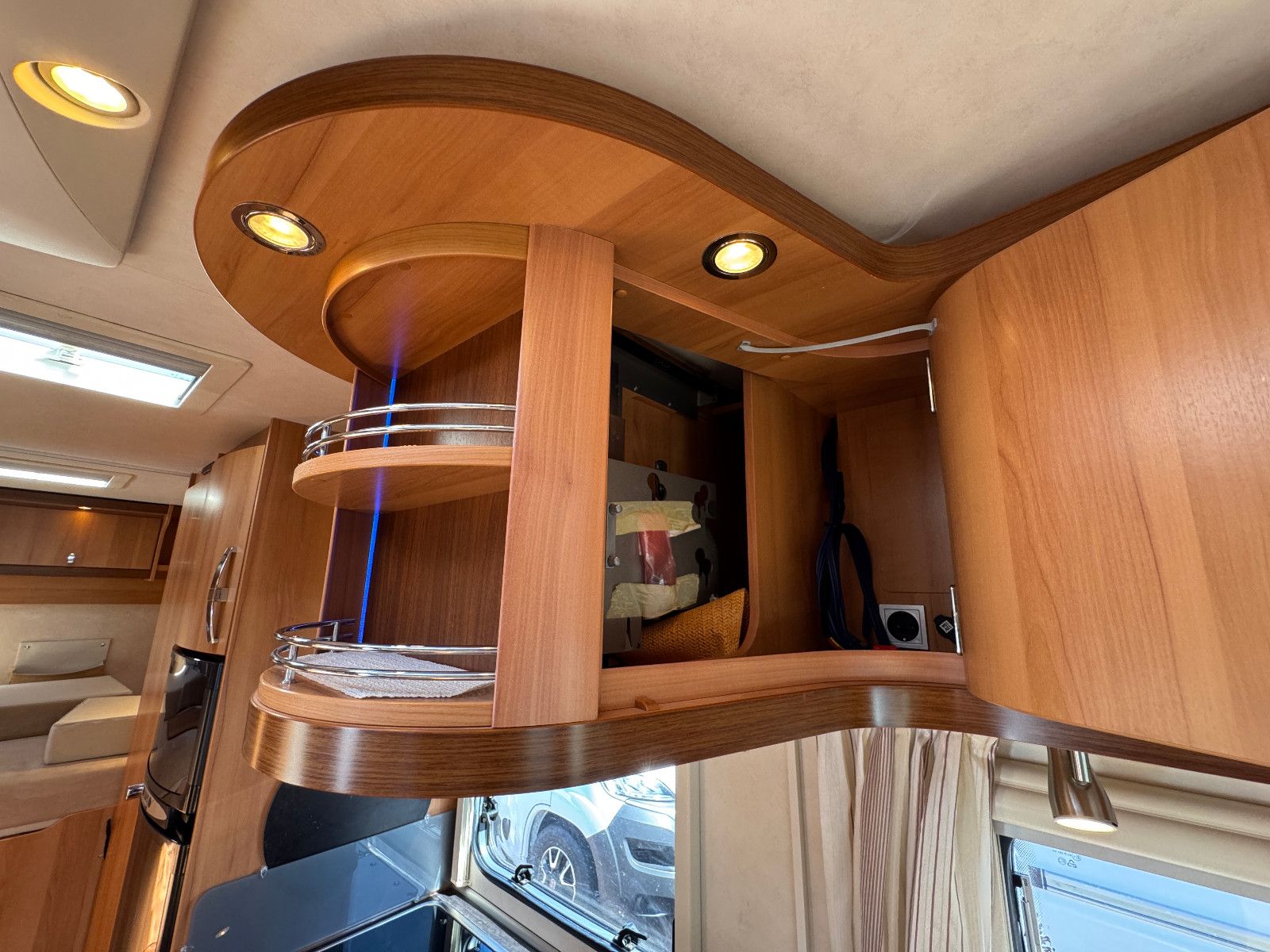 Fahrzeugabbildung HYMER / ERIBA / HYMERCAR T 614 CL 2X2 EXCLUSIVE LINE DUCATO MAXI SOLAR 1H