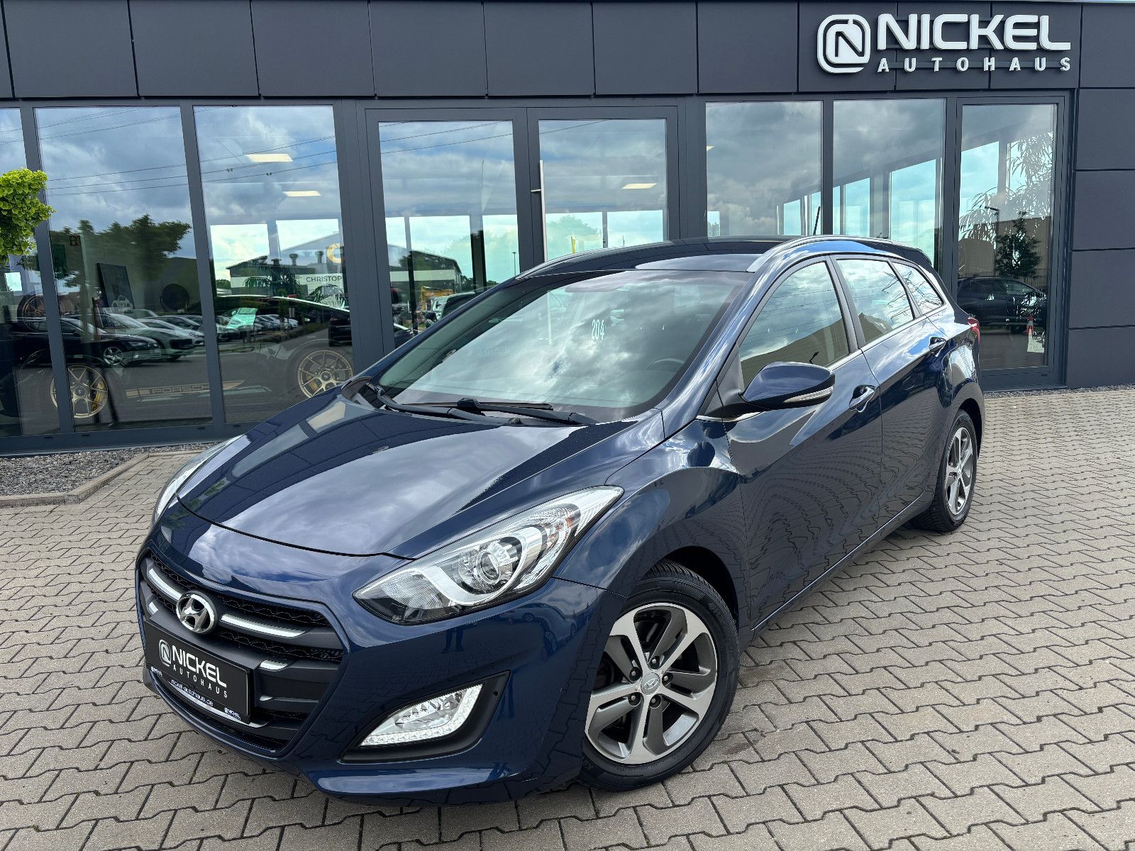 HYUNDAI i30