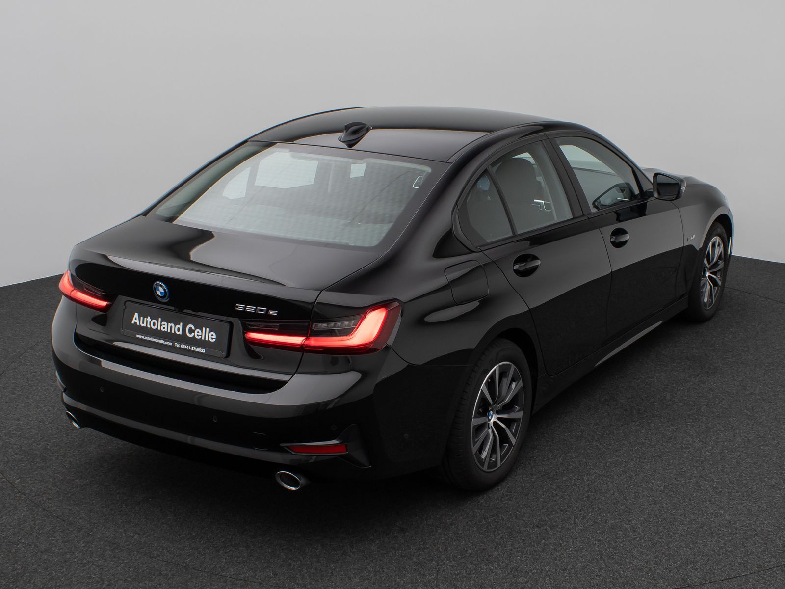 Fahrzeugabbildung BMW 320e Kamera DAB HiFi Lenkradheizung Alarm Parkas