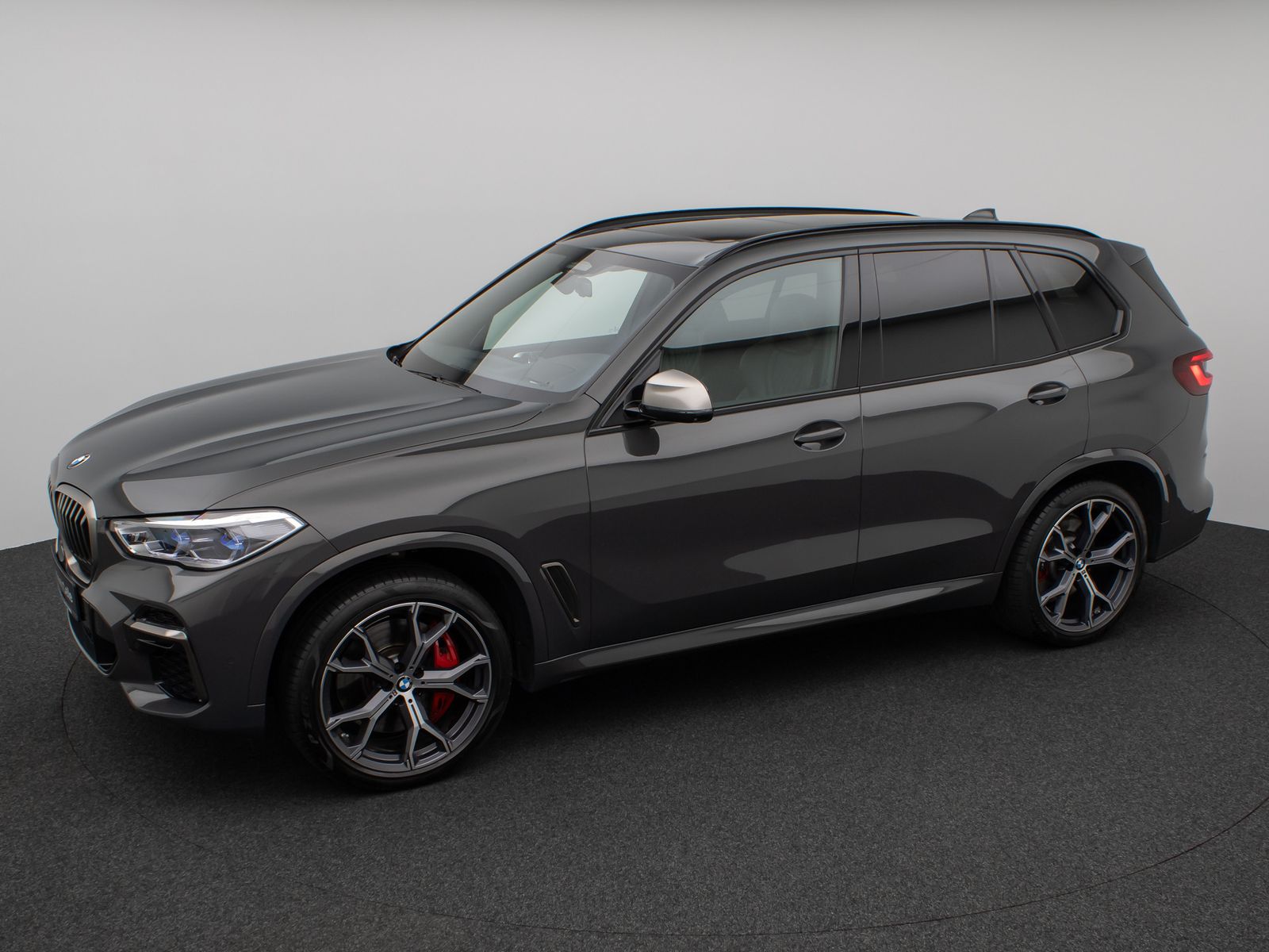 Fahrzeugabbildung BMW X5 M50i Panorama 360°Laser HUD DAB B&W Massage