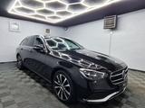 Mercedes-Benz E 300 de T Avantgarde PANO|SHZ|DISTRONIC|AMBIENT - gebrauchte Mercedes-Benz E 300 aus dem Jahr 2021