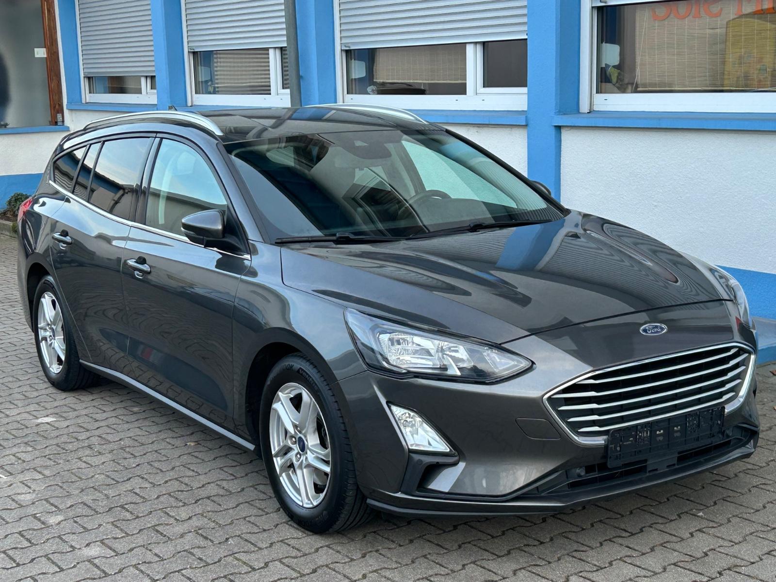 Ford Focus Turnier Cool & Connect Automatik Navi LED