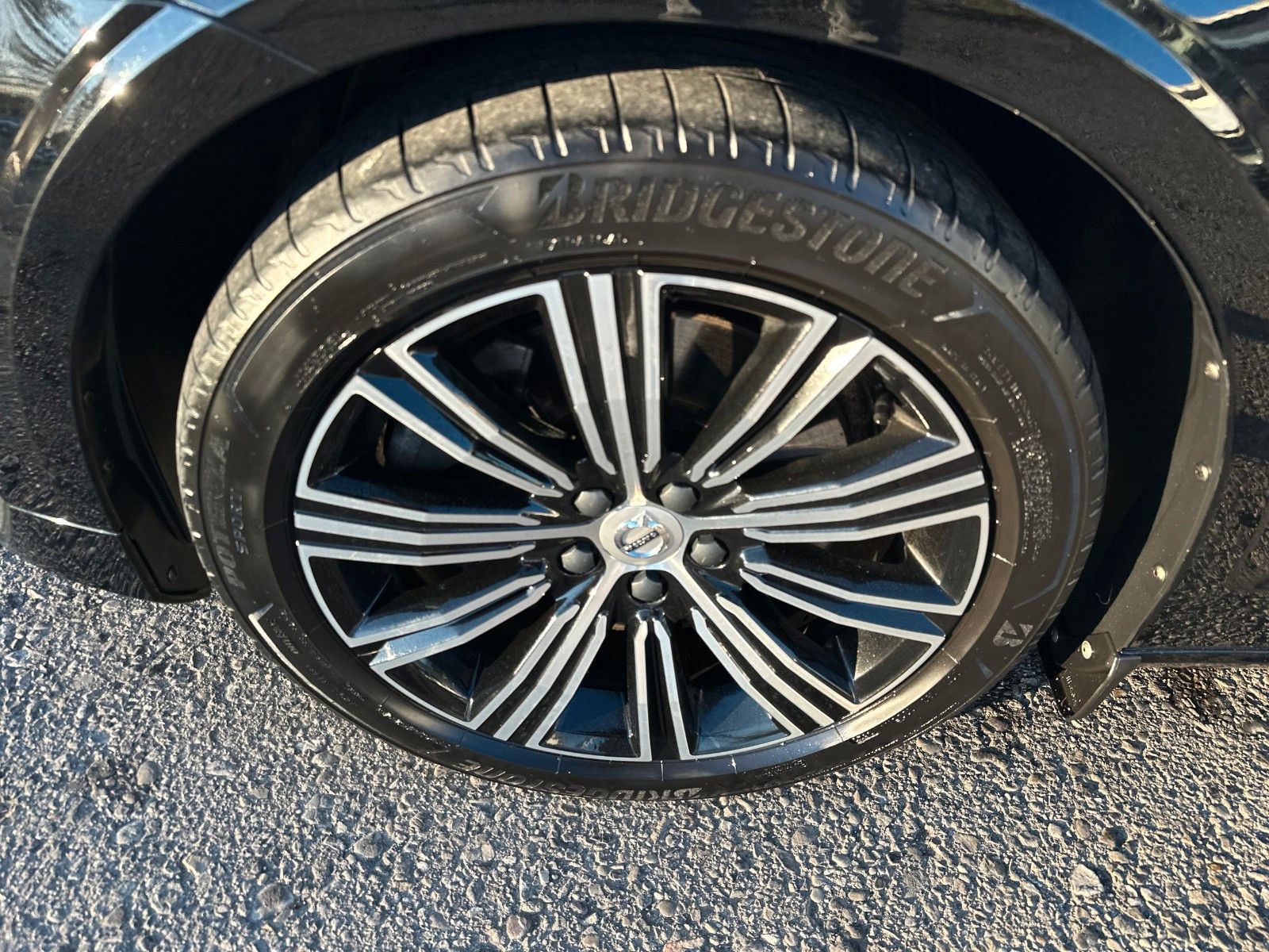 Fahrzeugabbildung Volvo V60 Inscription Expression Recharge PHEV T6