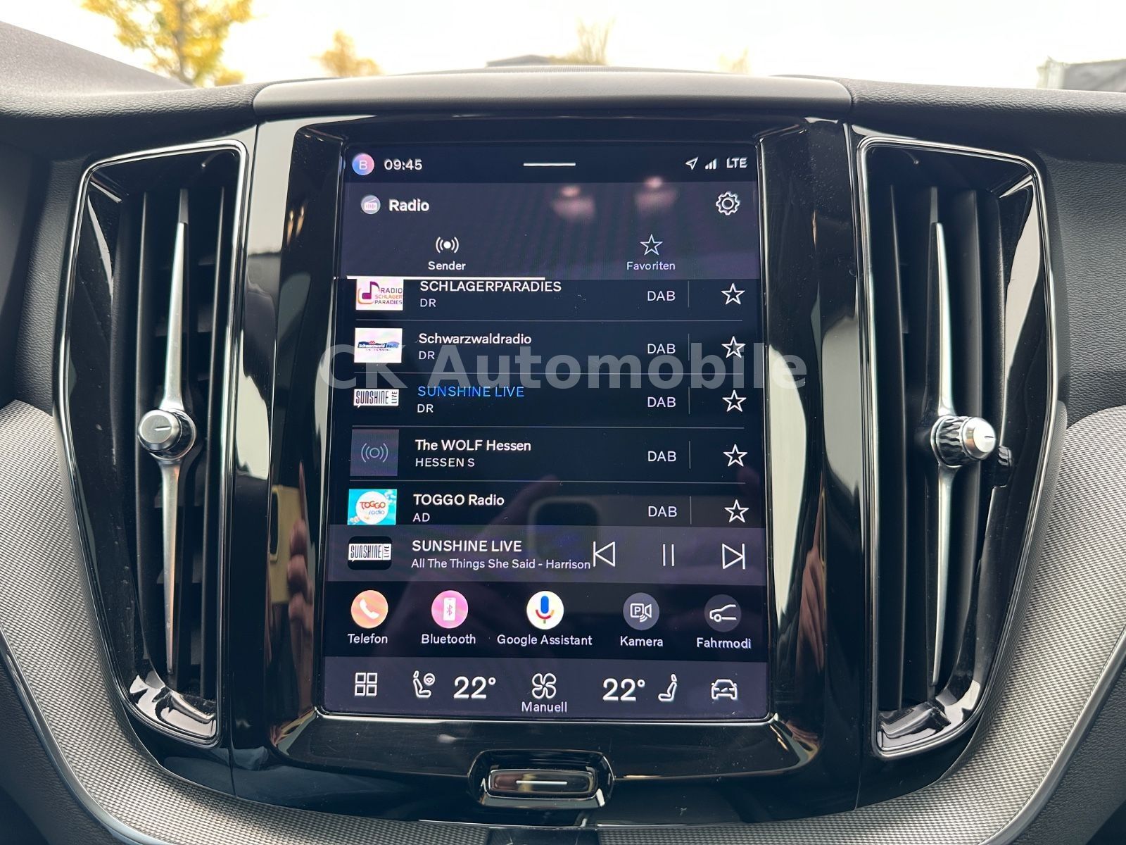 Fahrzeugabbildung Volvo XC60 B4 Plus Bright AWD/Navi/Leder/Pano/LED/Kam.