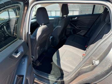 Ford Focus - 8