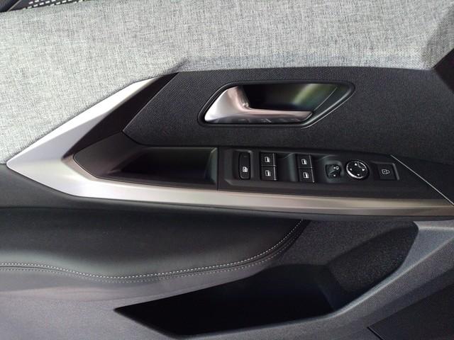 Peugeot 3008 Hybrid 145 GT Navi Soundsystem LED ACC El. 